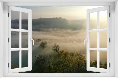 Fototapeta Naklejka Na Ścianę Okno 3D - paysage dans la brume 