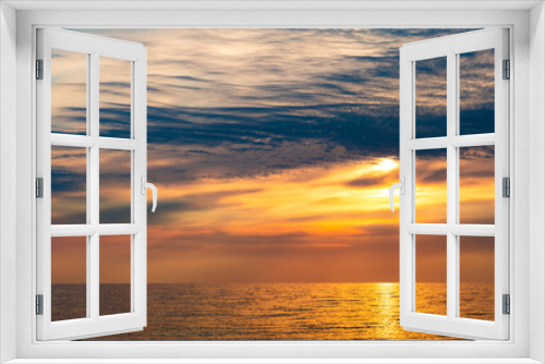 Fototapeta Naklejka Na Ścianę Okno 3D - Sunset over ocean. Summer evening.