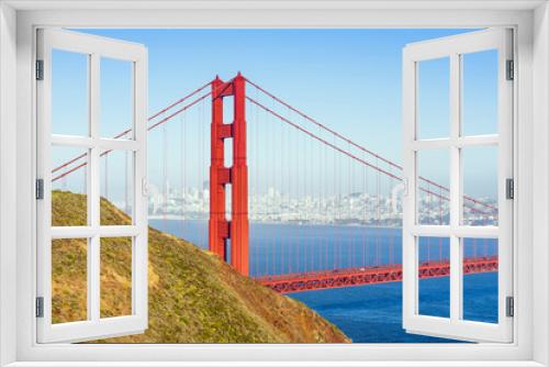 Fototapeta Naklejka Na Ścianę Okno 3D - famous San Francisco Golden Gate bridge in late afternoon light