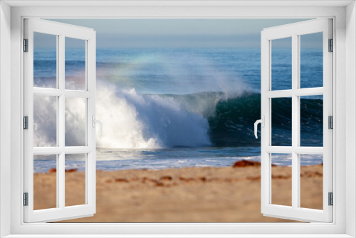Fototapeta Naklejka Na Ścianę Okno 3D - Rainbow In A Crashing Beach Wave