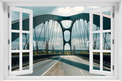 Fototapeta Naklejka Na Ścianę Okno 3D - Die Osthafenbrücke in Frankfurt am Main