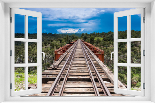 Fototapeta Naklejka Na Ścianę Okno 3D - Vía del ferrocarril