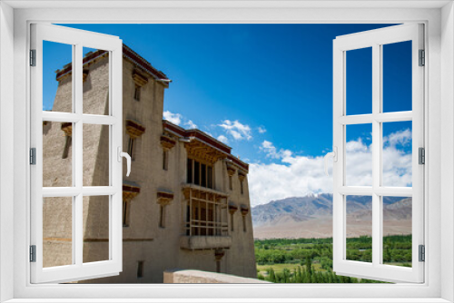 Fototapeta Naklejka Na Ścianę Okno 3D - Shey Palace in Ladakh region, India. The palace, south of Leh, mostly in ruins now, was built in 1655 and was the summer retreat of the kings of Ladakh