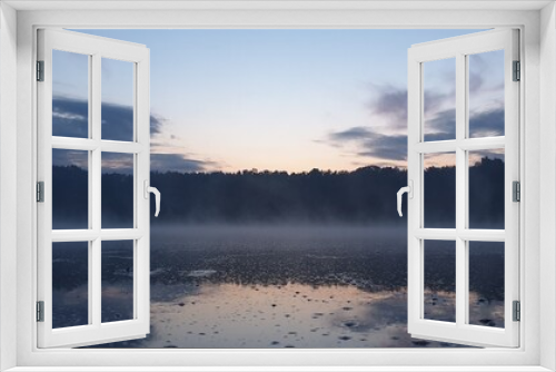 Fototapeta Naklejka Na Ścianę Okno 3D - morning mist over lake