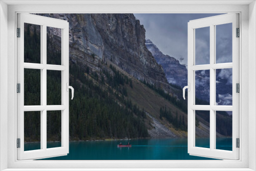 Fototapeta Naklejka Na Ścianę Okno 3D - Lake Louise Canoeing