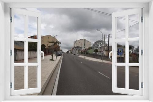 Fototapeta Naklejka Na Ścianę Okno 3D - Avenida a la entrada de la localidad de Vilalba, en Galicia
