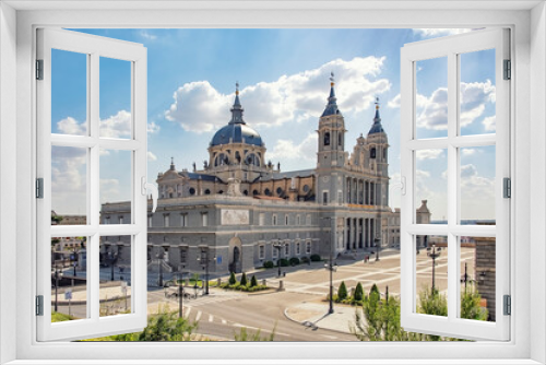 Fototapeta Naklejka Na Ścianę Okno 3D - Almudena Cathedral in Madrid, Spain