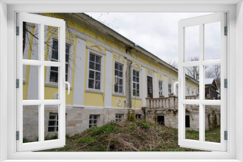 Fototapeta Naklejka Na Ścianę Okno 3D - View of the main house of the estate Bogucharovo Tula region Russia