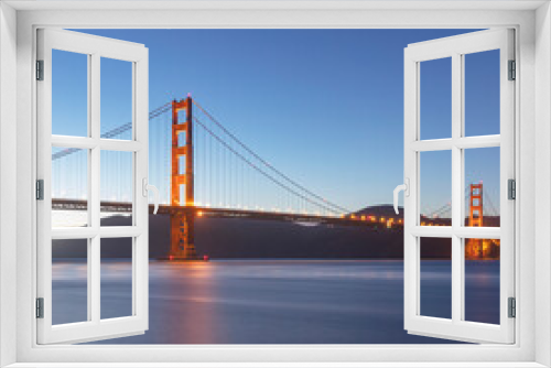 Fototapeta Naklejka Na Ścianę Okno 3D - The Golden Gate Bridge at dusk, San Francisco, California, USA.