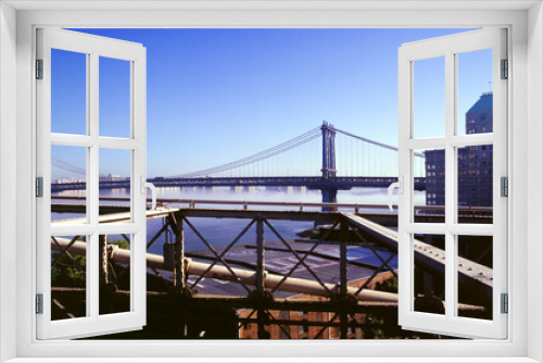 Fototapeta Naklejka Na Ścianę Okno 3D - ブルックリン橋から見たマンハッタン橋