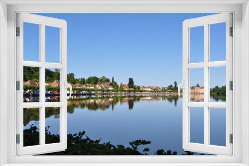 Fototapeta Naklejka Na Ścianę Okno 3D - Lac de La Clayette et château