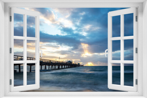 Fototapeta Naklejka Na Ścianę Okno 3D - Pompano Beach Pier Broward County Florida stormy weather and sunrise