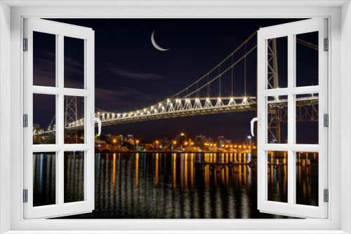 Fototapeta Naklejka Na Ścianę Okno 3D - Hercílio Luz Bridge with New Moon in Florianópolis, Santa Catarina - Brazil
