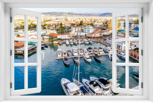 Fototapeta Naklejka Na Ścianę Okno 3D - Seafront cafes and restaurants in Limassol marina, aerial view