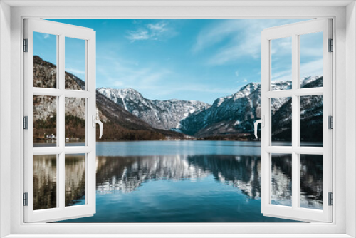 Fototapeta Naklejka Na Ścianę Okno 3D - Lake in Hallstatt surrounded by alpine mountains