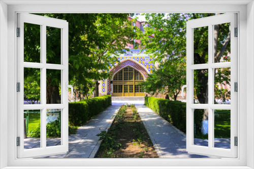 Fototapeta Naklejka Na Ścianę Okno 3D - Yerevan, Armenia: Yerevan Blue Mosque Inner Courtyard and a Lush Green Persian Garden