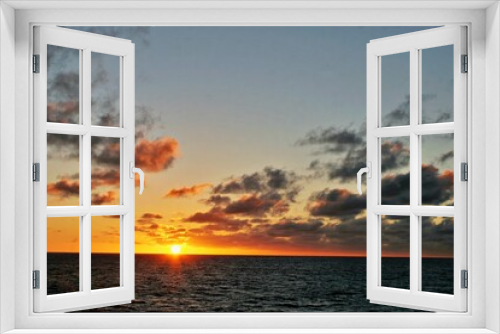 Fototapeta Naklejka Na Ścianę Okno 3D - Sonneaufgang über dem atlantischen Ozean 