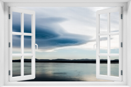 Fototapeta Naklejka Na Ścianę Okno 3D - Gate - beautiful sky overa frozen lake