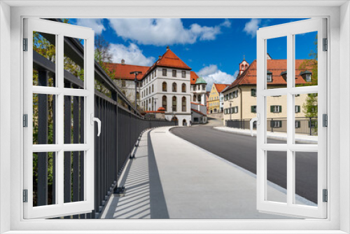 Fototapeta Naklejka Na Ścianę Okno 3D - Brücke über den Lech in die Altstadt von Füssen