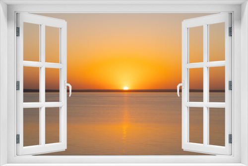 Fototapeta Naklejka Na Ścianę Okno 3D - Horizontal line of calm sea at sunset