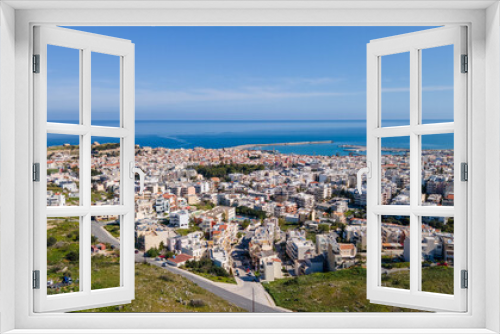 Fototapeta Naklejka Na Ścianę Okno 3D - view of the city of Rethymno