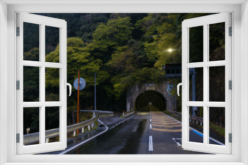 Fototapeta Naklejka Na Ścianę Okno 3D - トンネルのある風景