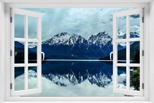 Fototapeta Naklejka Na Ścianę Okno 3D - Beautiful summer forest mountain lake