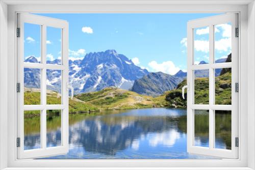 Fototapeta Naklejka Na Ścianę Okno 3D - The Lauzon lake in the french alps, ecrins national park
