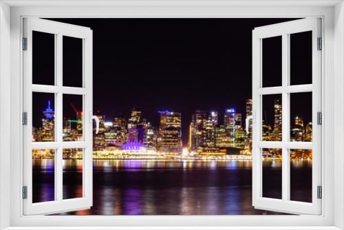 Fototapeta Naklejka Na Ścianę Okno 3D - Night view of Vancouver from north shore