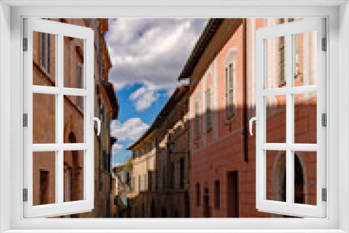 Fototapeta Naklejka Na Ścianę Okno 3D - Straße in der Altstadt von Montalcino in der Toskana in Italien