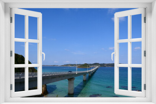 Fototapeta Naklejka Na Ścianę Okno 3D - 海士ヶ瀬戸海峡に架かる角島大橋。下関、山口、日本。10月中旬。