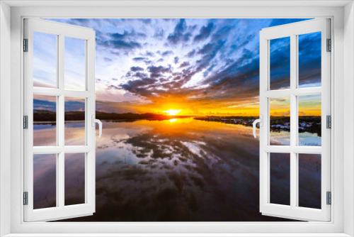 Fototapeta Naklejka Na Ścianę Okno 3D - reflection sunset over the river