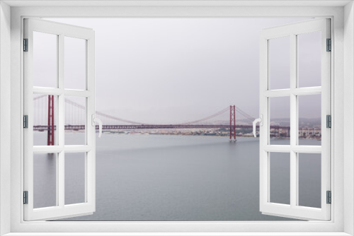 Fototapeta Naklejka Na Ścianę Okno 3D - San Francisco Bridge in cloudy weather