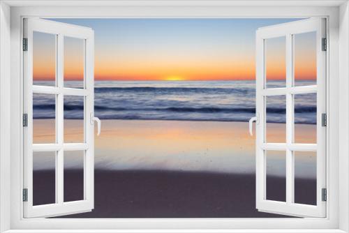 Fototapeta Naklejka Na Ścianę Okno 3D - sunrise reflection