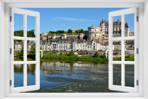 Fototapeta Naklejka Na Ścianę Okno 3D - River Loire at Amboise, a commune renowned for its magnificent castle, in the Indre-et-Loire department in central France. 