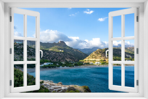 Fototapeta Naklejka Na Ścianę Okno 3D - Ferma Bucht mit Bergen Kreta