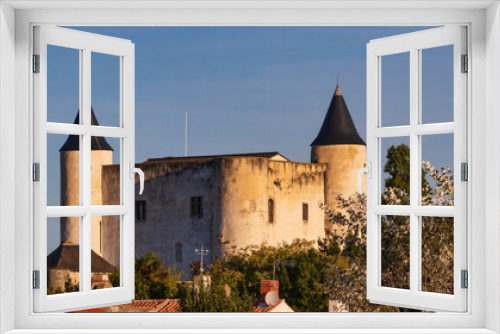 Fototapeta Naklejka Na Ścianę Okno 3D - Château sur l'île de Noirmoutier en Vendée