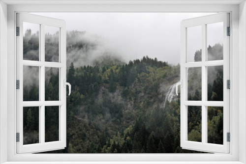 Fototapeta Naklejka Na Ścianę Okno 3D - mischbachwasserfall im stubaital