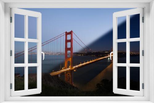 Fototapeta Naklejka Na Ścianę Okno 3D - Sunset Golden Gate Bridge Transition