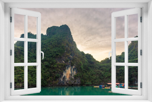 Fototapeta Naklejka Na Ścianę Okno 3D - Ha Long Bay landscape, Vietnam