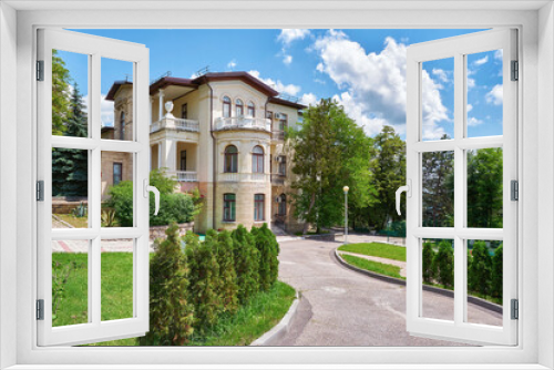 Fototapeta Naklejka Na Ścianę Okno 3D - Old house with a park in Pyatigorsk