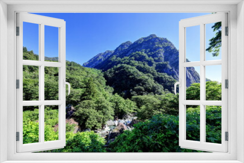 Fototapeta Naklejka Na Ścianę Okno 3D - ヒスイ峡と明星山