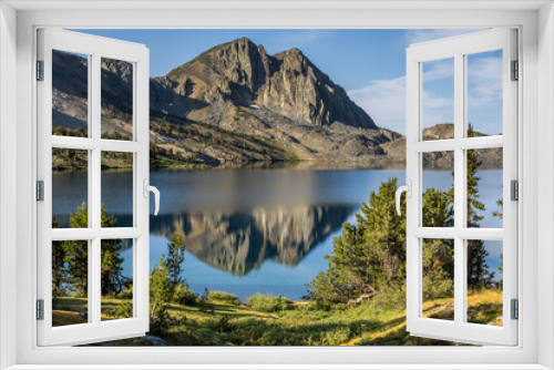 Fototapeta Naklejka Na Ścianę Okno 3D - Duck Lake in Sierra Nevada mountains