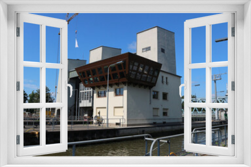 Fototapeta Naklejka Na Ścianę Okno 3D - Ship lock in Mannheim connecting the rivers Rhine and Neckar in Germany
