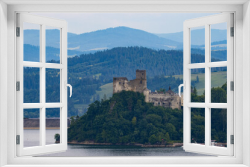 Fototapeta Naklejka Na Ścianę Okno 3D - Niedzica Castle, Dunajec Castle, a dam on Lake Czorsztyn