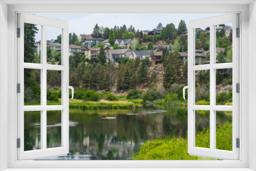 Fototapeta Naklejka Na Ścianę Okno 3D - Deschutes River and luxury homes  in Bend Oregon 
