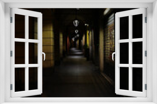 Fototapeta Naklejka Na Ścianę Okno 3D - Strade e portici notturni di Modena