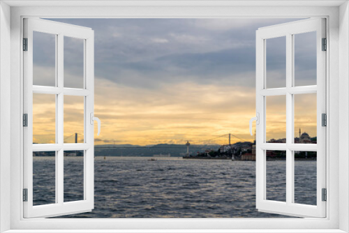 Fototapeta Naklejka Na Ścianę Okno 3D - Bosphorus at sunrise.