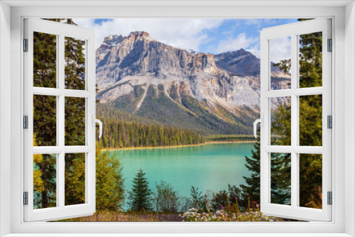 Fototapeta Naklejka Na Ścianę Okno 3D - Picturesque huge lake