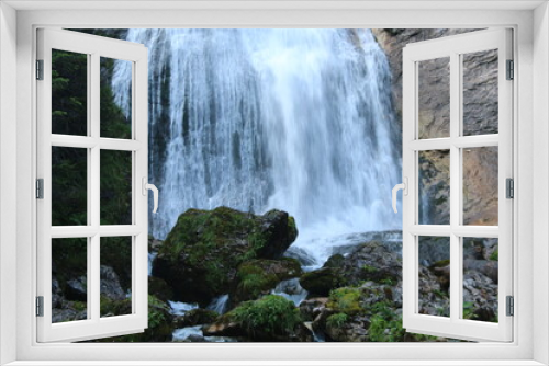 Fototapeta Naklejka Na Ścianę Okno 3D - großer Wasserfall in den Bergen 